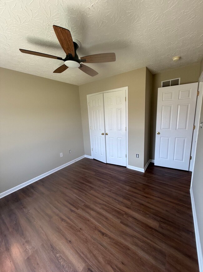 Building Photo - 128 Bay Hill Dr