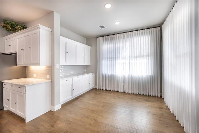 Building Photo - 899 Panorama Dr