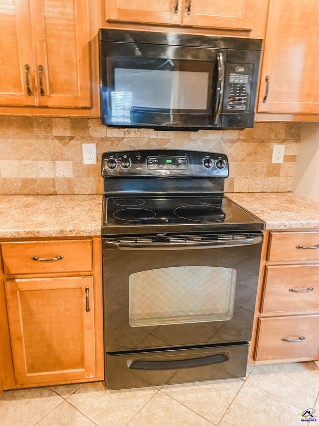 Building Photo - 609 Wooden Eagle Trail