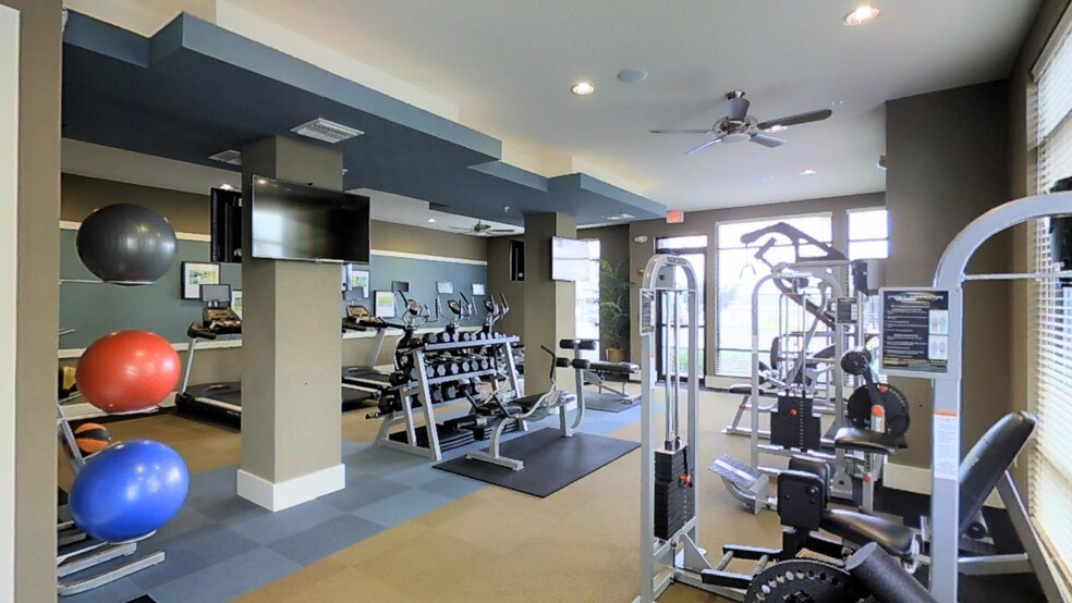 Courtney At Lake Shadow 545 S Keller Rd Orlando FL 32810 Apartment