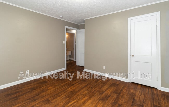Building Photo - 2212 Harvey St