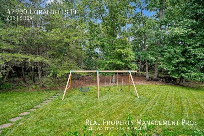 Building Photo - 42990 Coralbells Pl