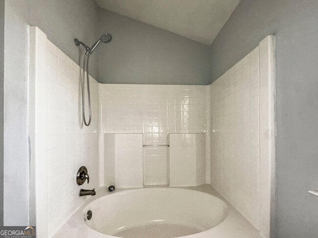 Building Photo - 615 Fieldcrest Dr