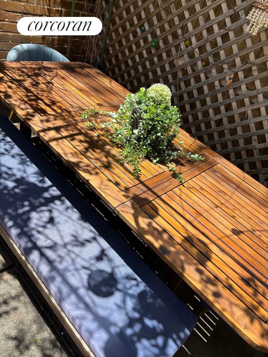 Building Photo - 100 W 12th St