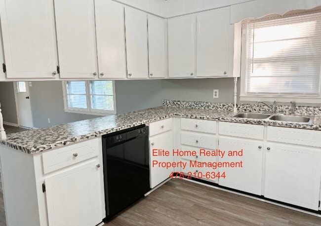 Building Photo - 233 Markwood Dr