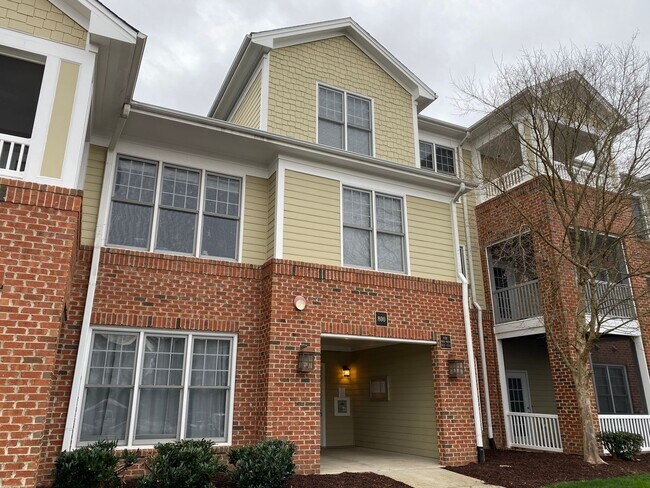 Building Photo - 824 Waterford Lake Dr