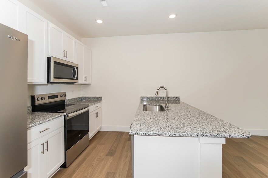 Building Photo - 2501 Island Creek Ln