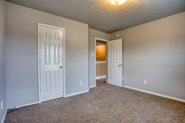 Building Photo - 25127 Florina Ranch Dr