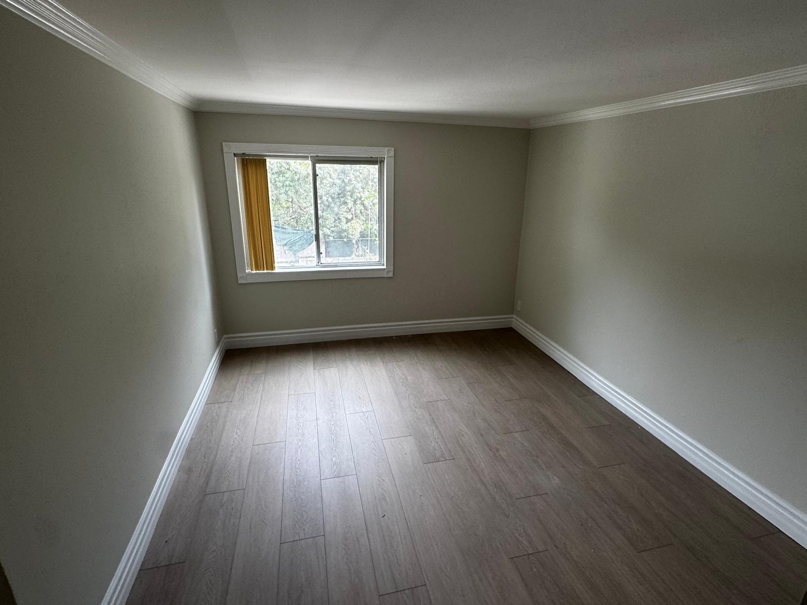 Building Photo - 5460 White Oak Ave