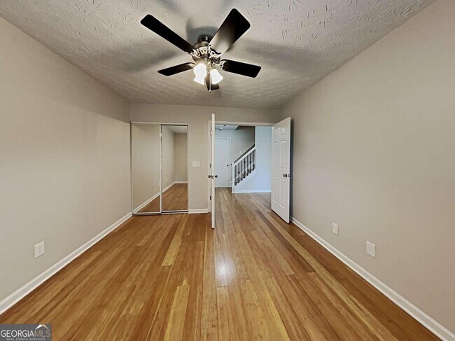 Building Photo - 227 Weatherstone Dr