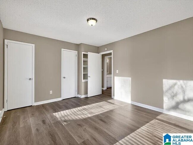 Building Photo - 3031 Apple Valley Ln