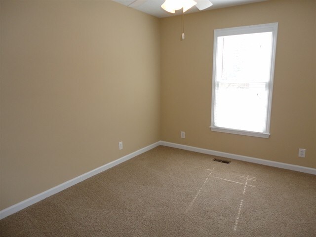 Building Photo - 2822 Quince Ln NW