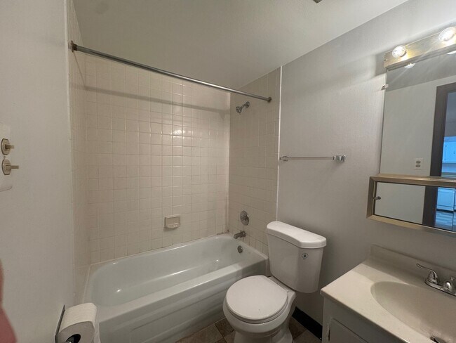 Building Photo - 700 Perrie Dr