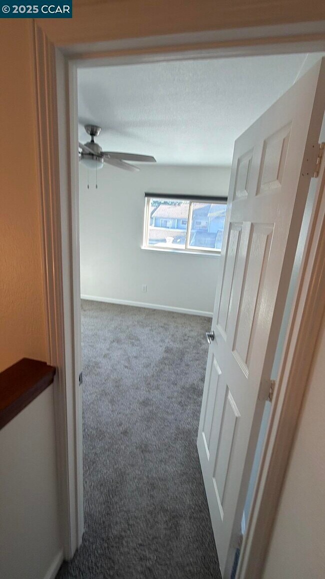 Building Photo - 105 Via Cabrera Ln