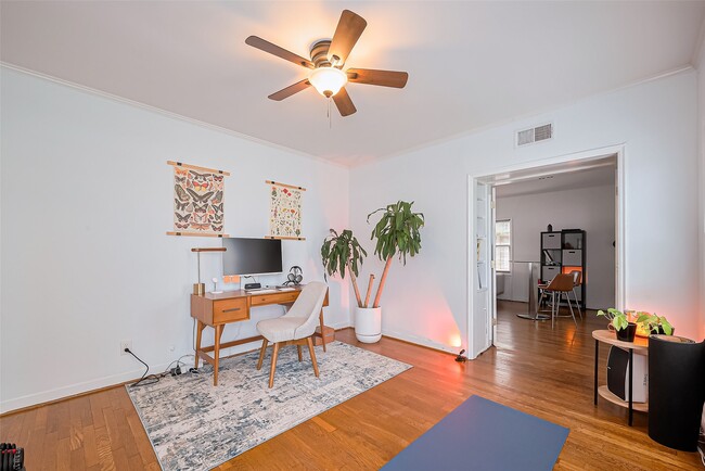 Building Photo - 2163 University Blvd