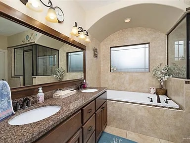 Building Photo - 2100 Rice Ave