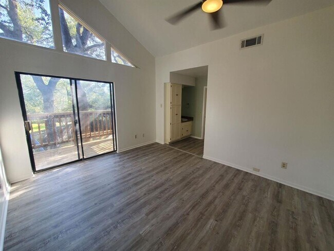 Building Photo - 8716 Clearbrook Trail