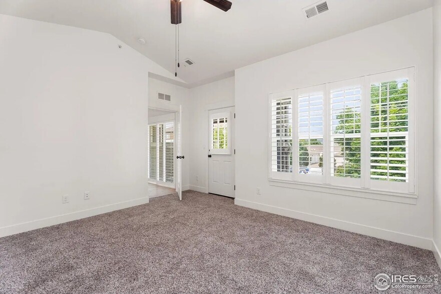 Building Photo - 5020 Cinquefoil Ln