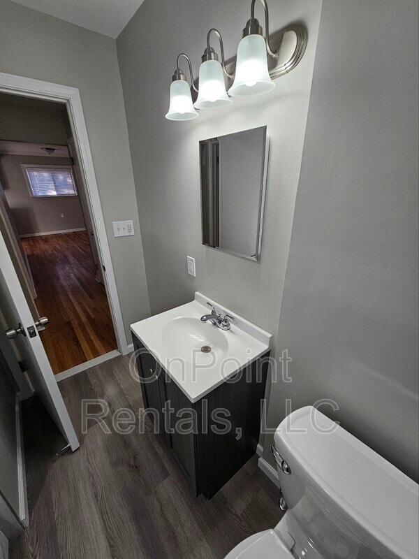 Building Photo - 26539 Clarita St