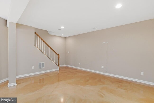 Building Photo - 9036 Woodpecker Ct