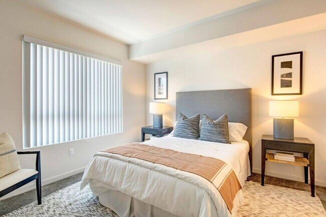 Building Photo - The Landings