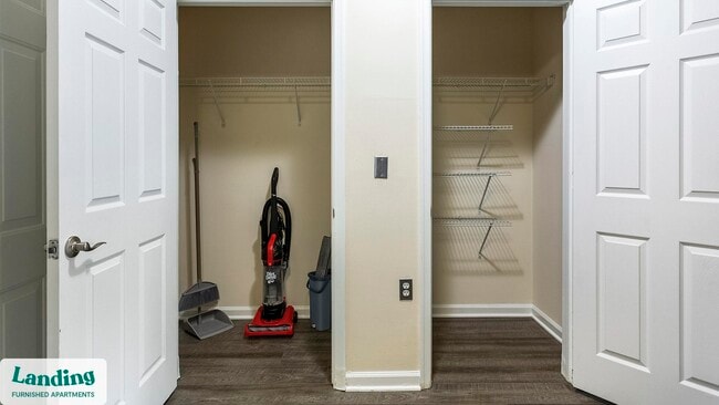 Building Photo - 1776 Patriots Ln