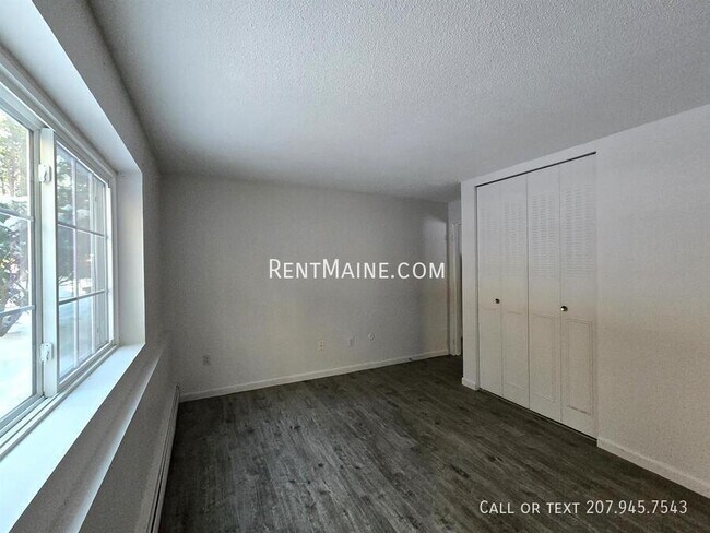 Building Photo - 10 Tall Pines Dr