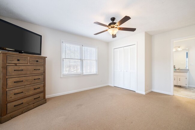 Building Photo - 108 Horseshoe Cir