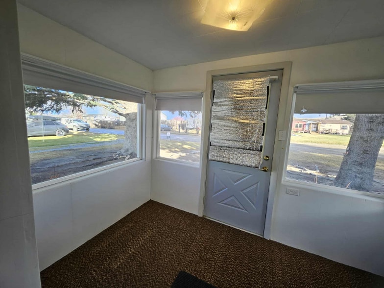 Building Photo - 17 Walnut