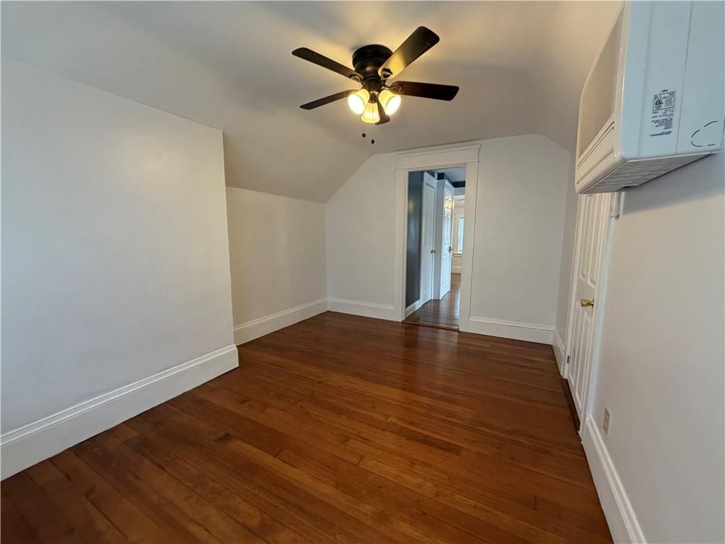 Building Photo - 87 Bentley St