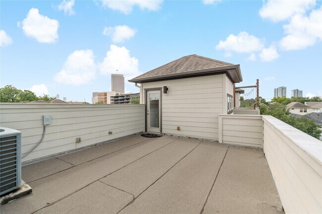 Building Photo - 4312 Dickson St