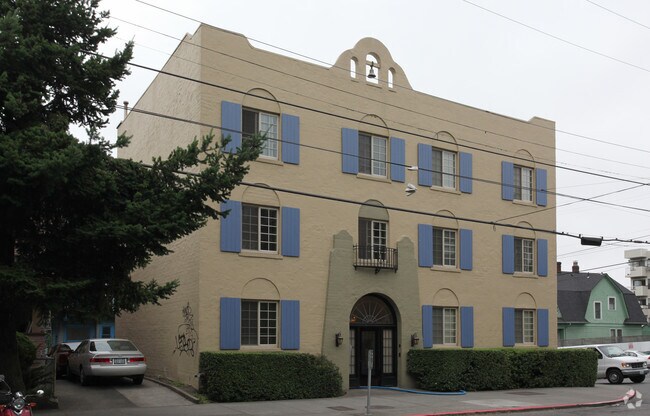 Building Photo - 1743 Boylston Ave