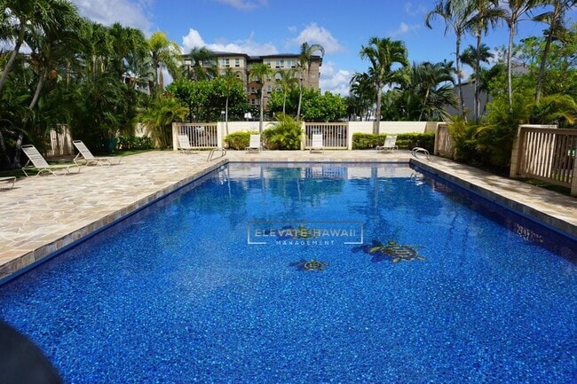 Building Photo - RENOVATED, PENTHOUSE VIEWS - Studio Unit i...