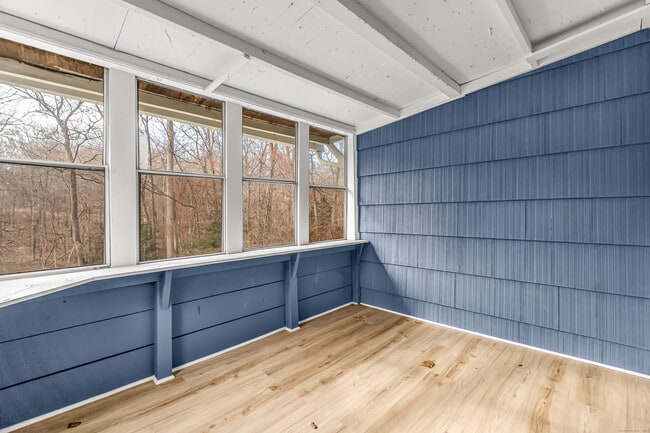 Building Photo - 149 Lakeside Blvd E