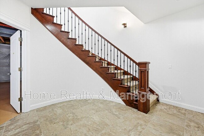 Building Photo - 14325 N Santa Fe St