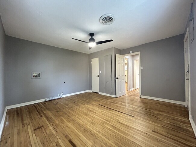 Building Photo - Charming 3-Bedroom Home with 2 Baths in th...