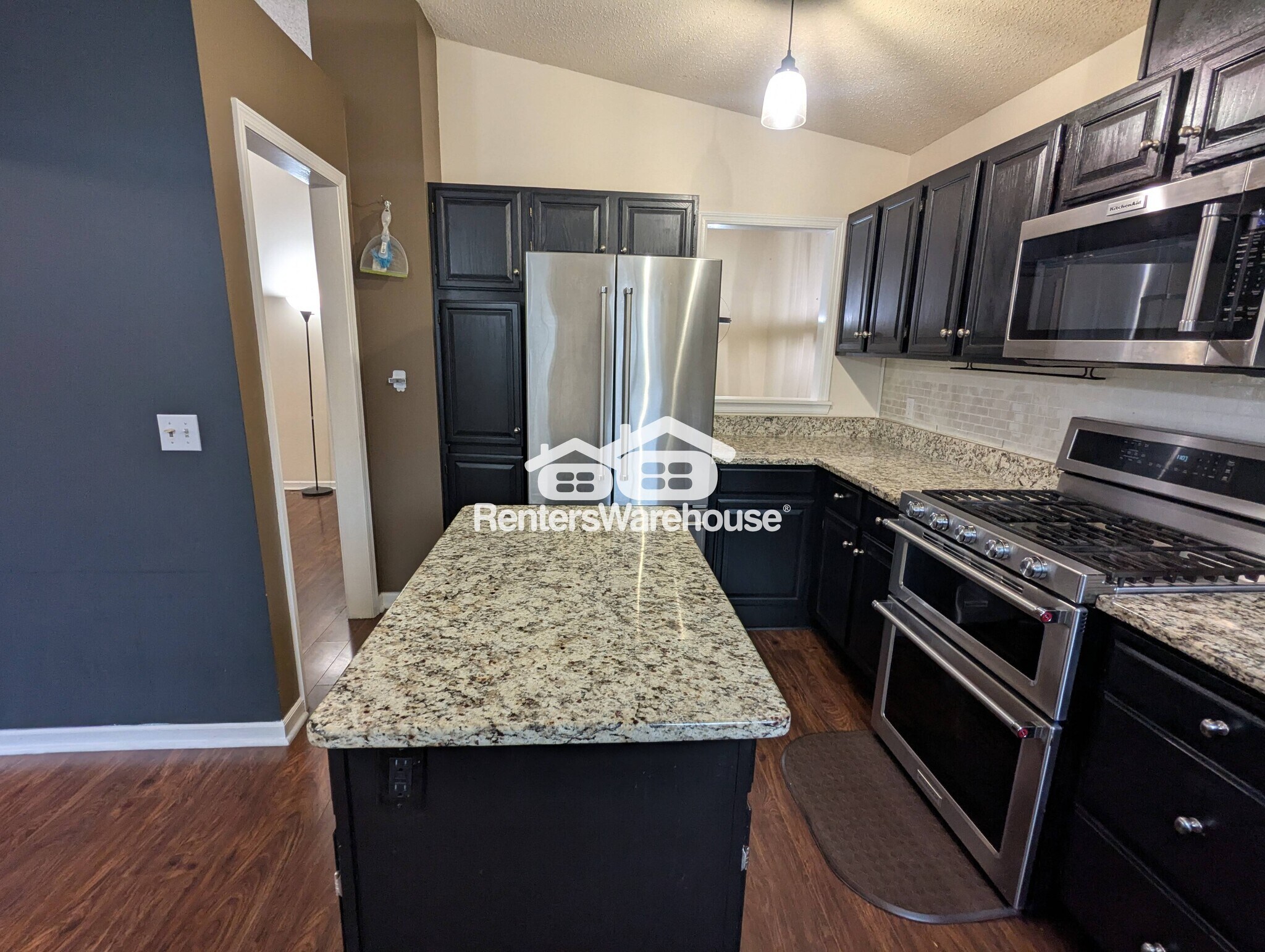 Building Photo - 1120 Westbury Cir