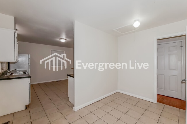 Building Photo - 7301 Austin Dr