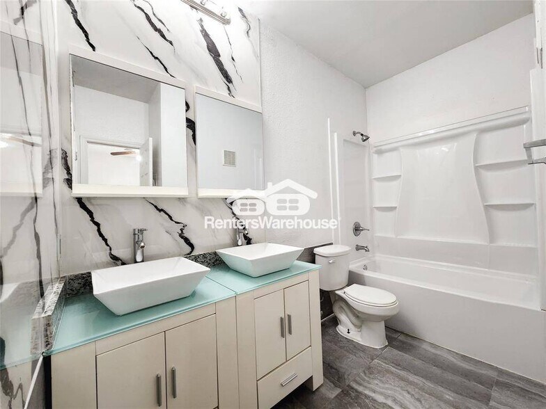 Building Photo - 14550 Fonmeadow Dr