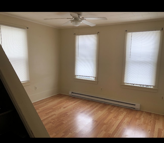 Building Photo - 1 bedroom 1 bathroom