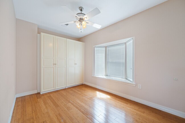 Building Photo - 13819 Lakeview Meadow Dr