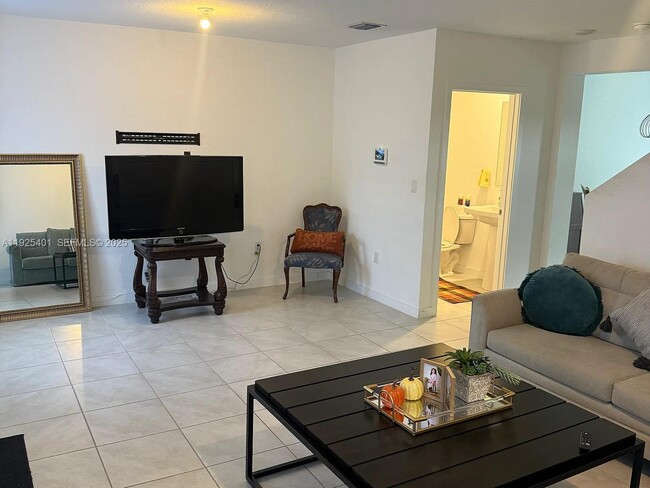 Building Photo - 4930 NE 4th St