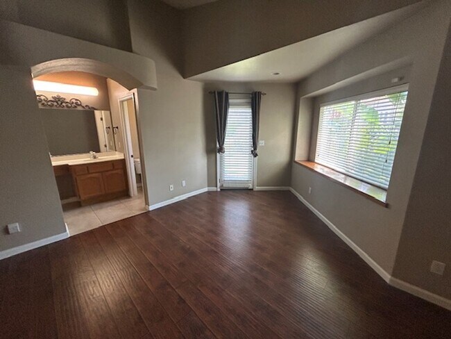 Building Photo - Beautiful 3 Bedroom 2 Bathroom in Farmersville!!