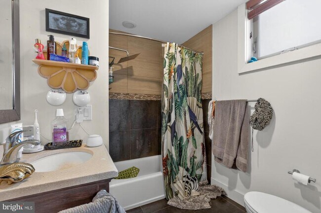 Building Photo - 1535 N Philip St