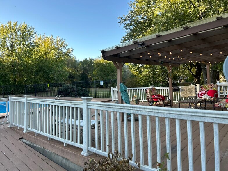 Building Photo - 1205 N Parker St