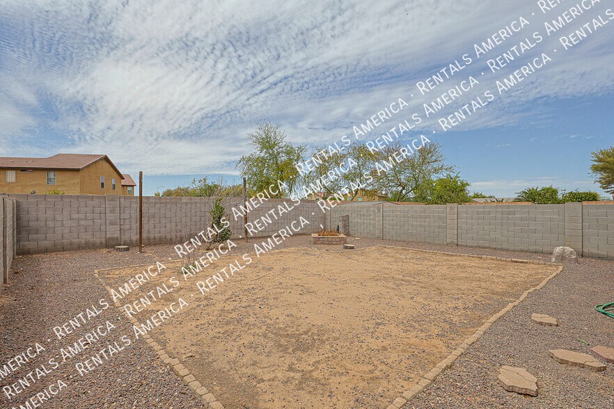 Building Photo - 6814 S 36th Ln