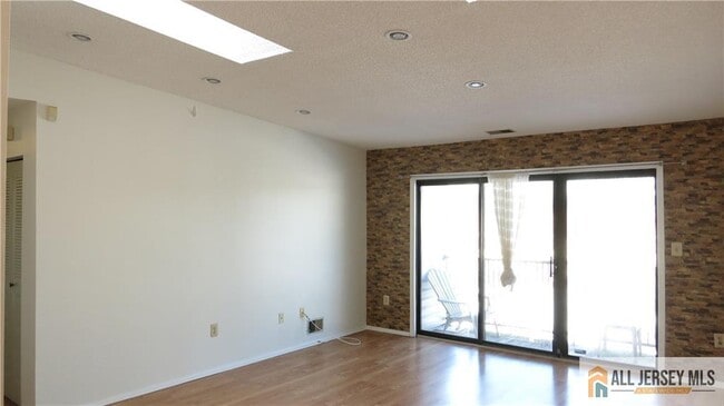 Building Photo - 363 Lancaster Ct