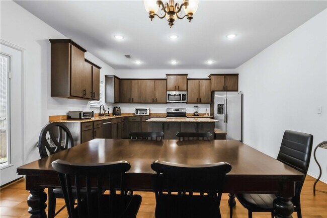 Building Photo - 1299 N Sicily Ln