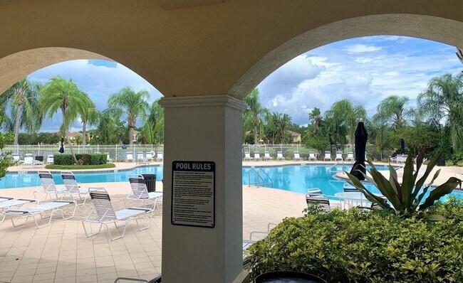 Building Photo - Lake Nona 3 Bedroom 3 Bath Townhouse in Vi...