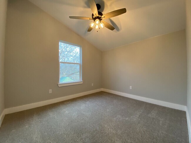 Building Photo - Luxury Cottage in Downtown Waco *Leasing S...